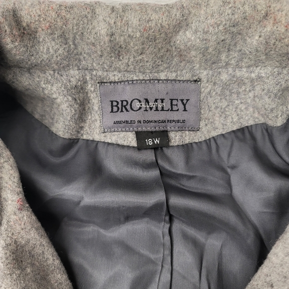 Bromley collection gray wool blend jacket with scarf size 18 women's. - Picture 3 of 7